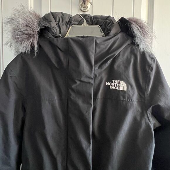 The North Face Women’s Parka Black - Picture 5 of 16